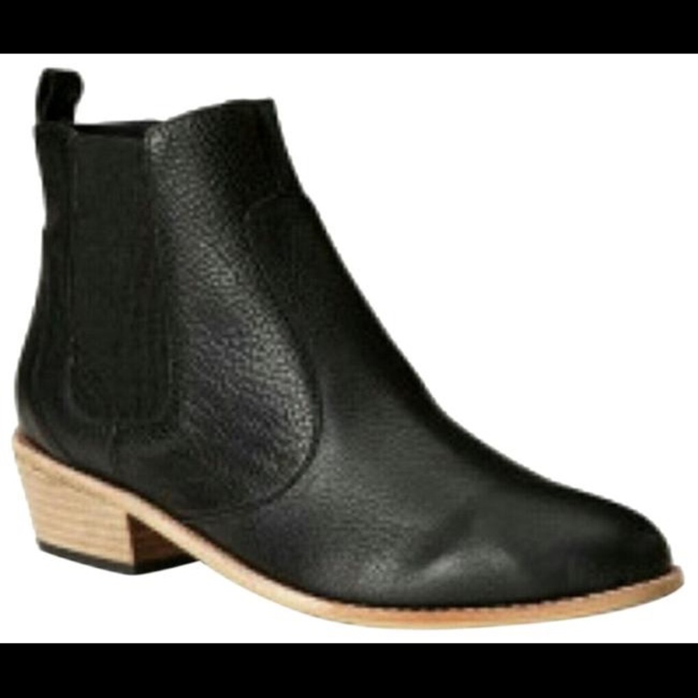 Gap leather booties 9 black